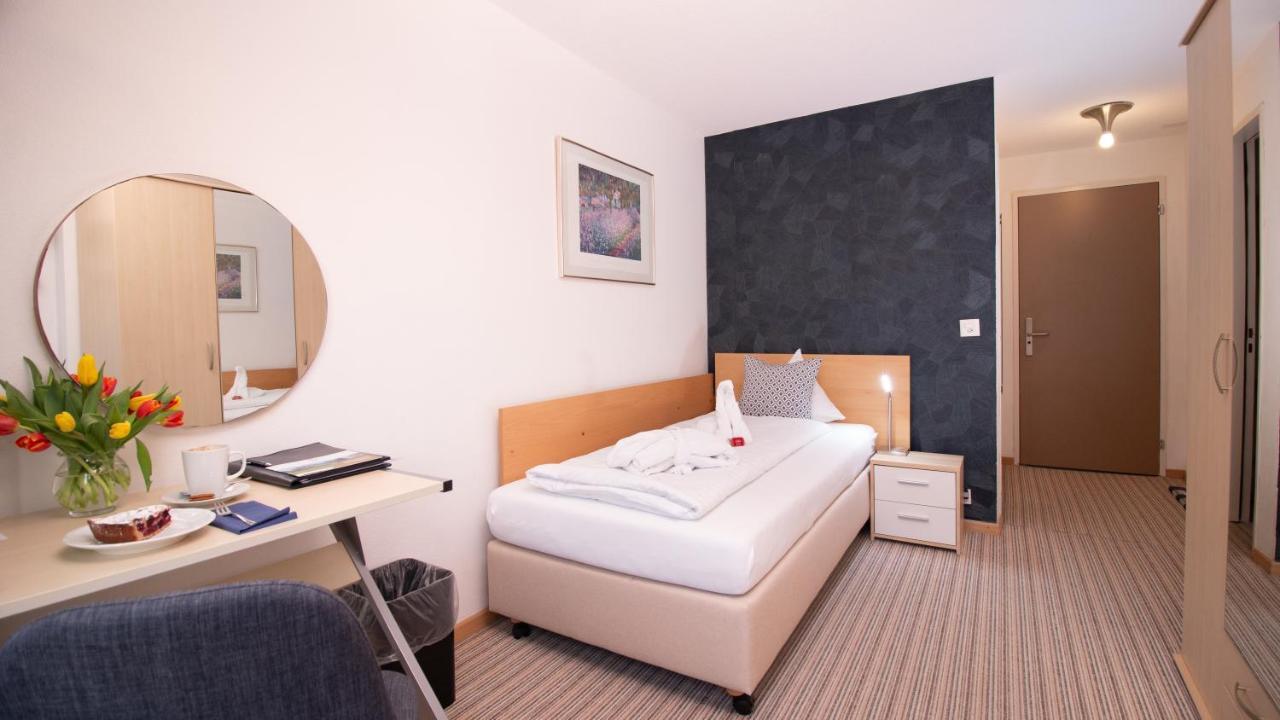 Park - Hotel Inseli Romanshorn Bagian luar foto