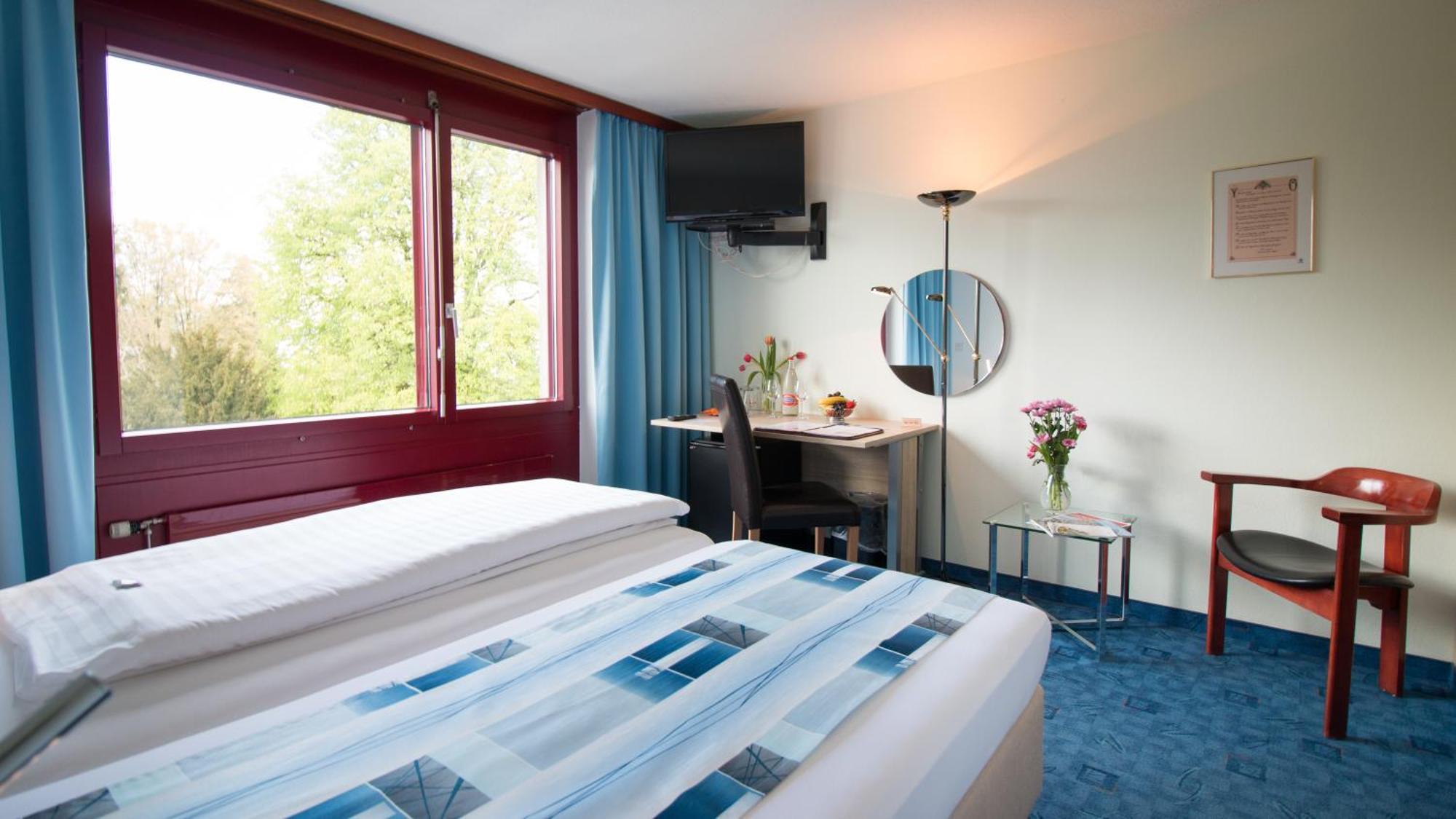 Park - Hotel Inseli Romanshorn Ruang foto